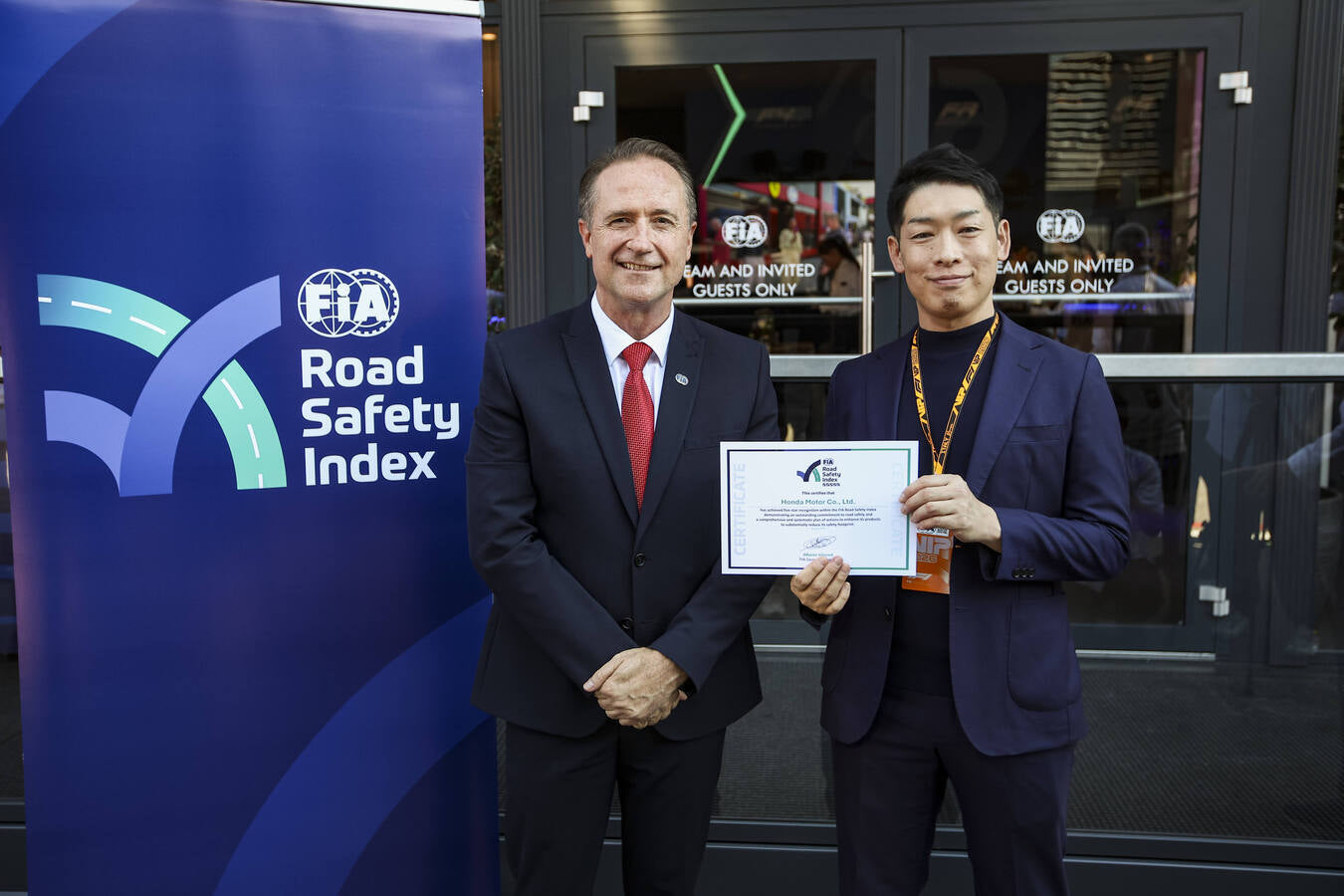 Honda wordt als eerste bedrijf ter wereld bekroond met de nieuwe hoogste 5-sterrenbeoordeling van de FIA Road Safety Index, een instrument waarmee bedrijven en organisaties hun impact op de verkeersve