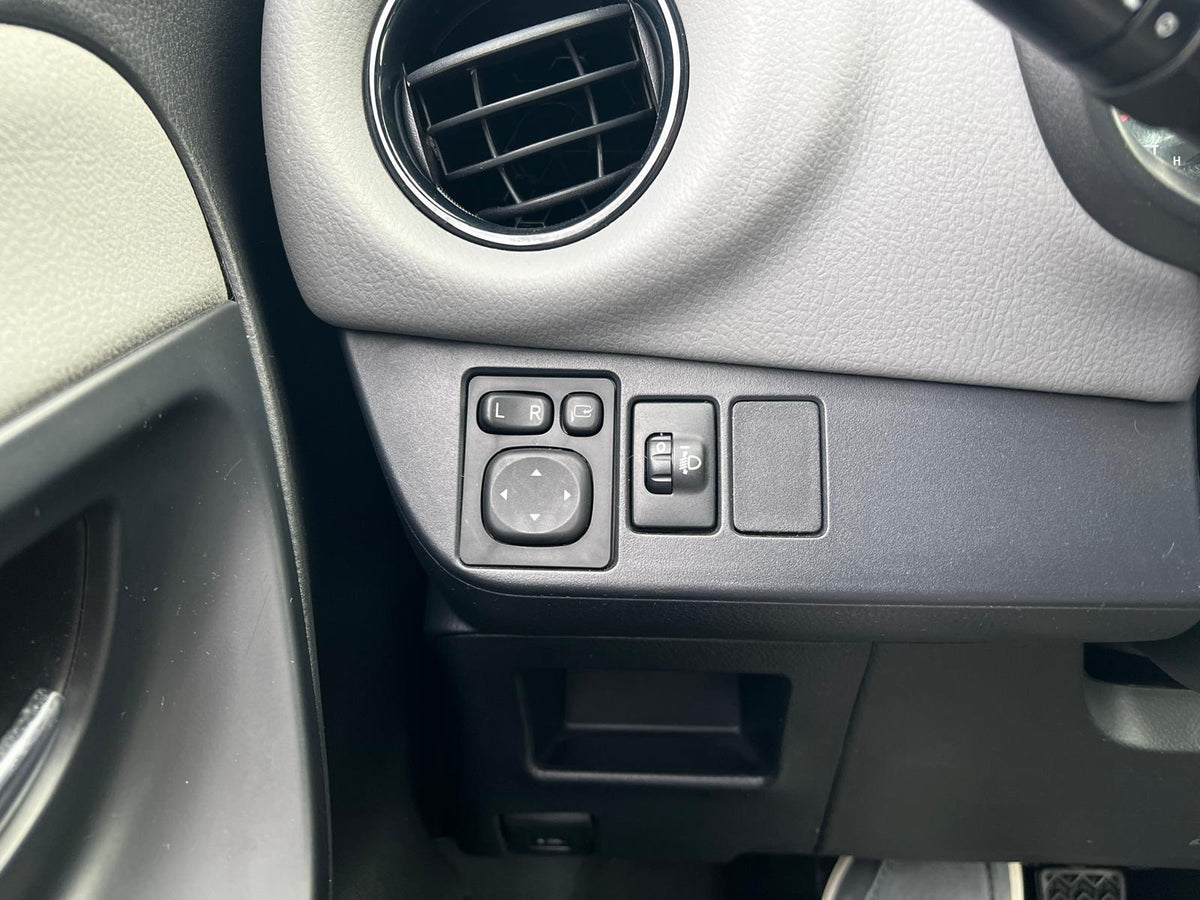 Toyota Yaris 1.0 VVT-i Trend — foto 28