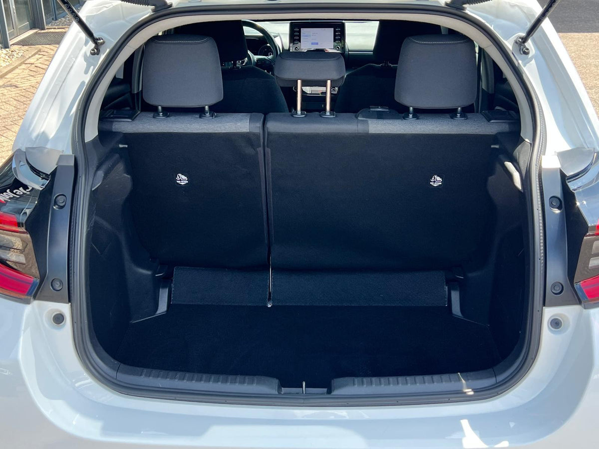 Toyota Yaris 1.5 Hybrid Dynamic AUTOMAAT — foto 10