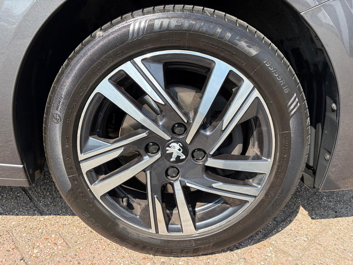 Peugeot 208 1.2 PureTech Allure 100pk — foto 10