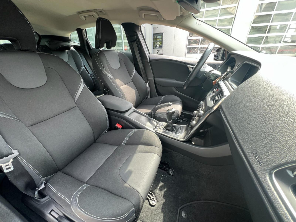 Volvo V40 1.6 T2 Momentum — foto 12