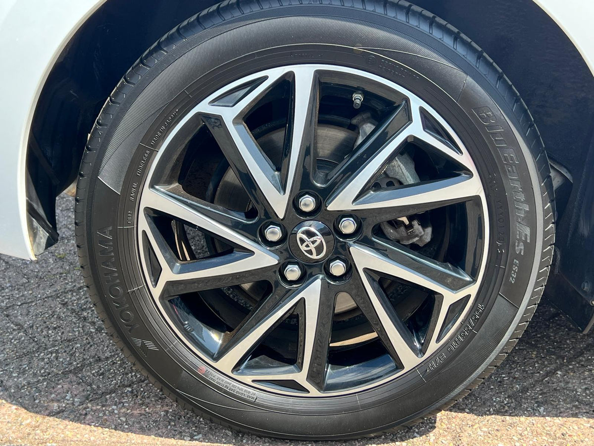 Toyota Yaris 1.5 Hybrid Dynamic AUTOMAAT — foto 12