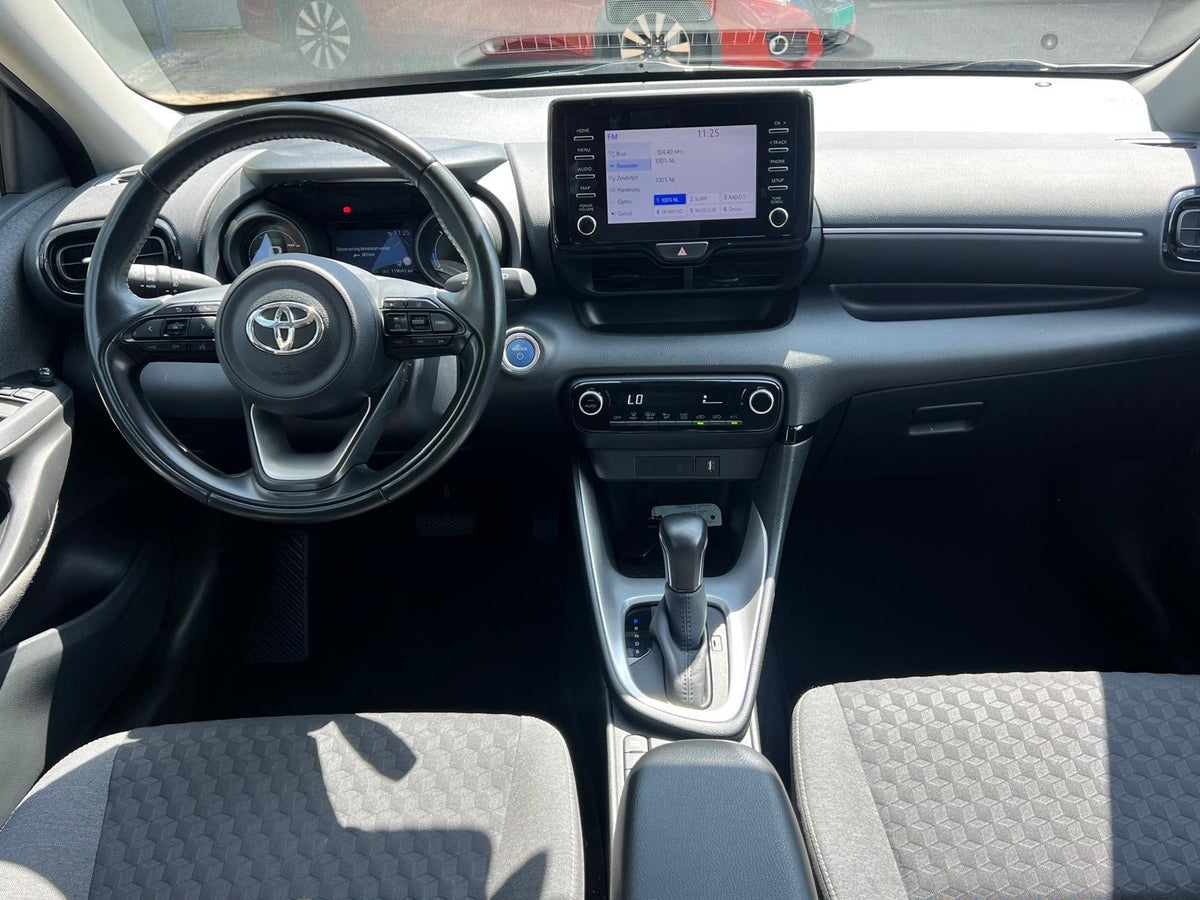 Toyota Yaris 1.5 Hybrid Dynamic AUTOMAAT — foto 14