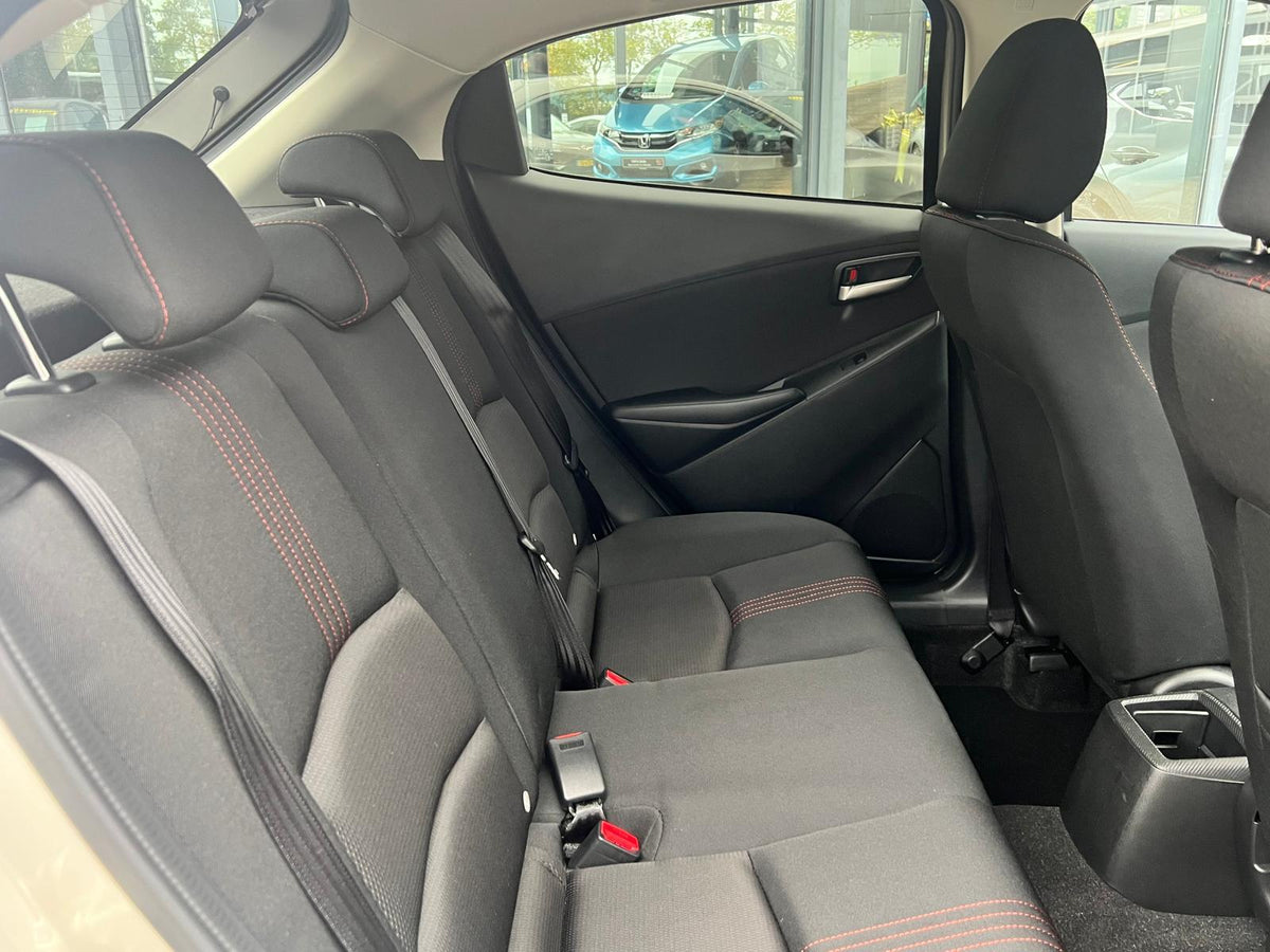 Mazda 2 1.5 e-SkyActiv-G 90 Homura — foto 15