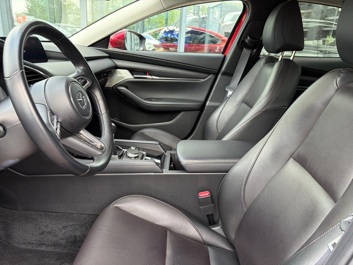 Mazda 3 2.0 e-SkyActiv-G M Hybrid Luxury TREKHAAK — foto 16
