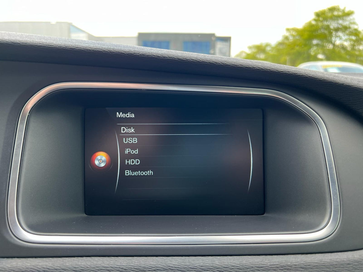 Volvo V40 1.6 T2 Momentum — foto 21