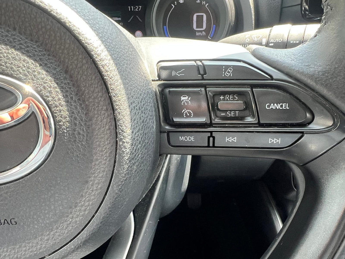 Toyota Yaris 1.5 Hybrid Dynamic AUTOMAAT — foto 21