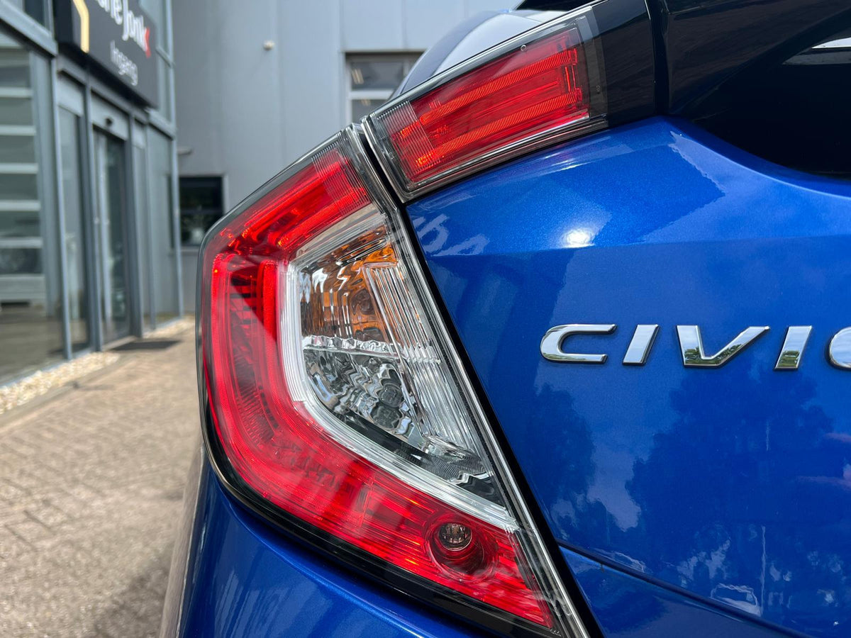Honda Civic 1.0 i-VTEC Elegance — foto 28