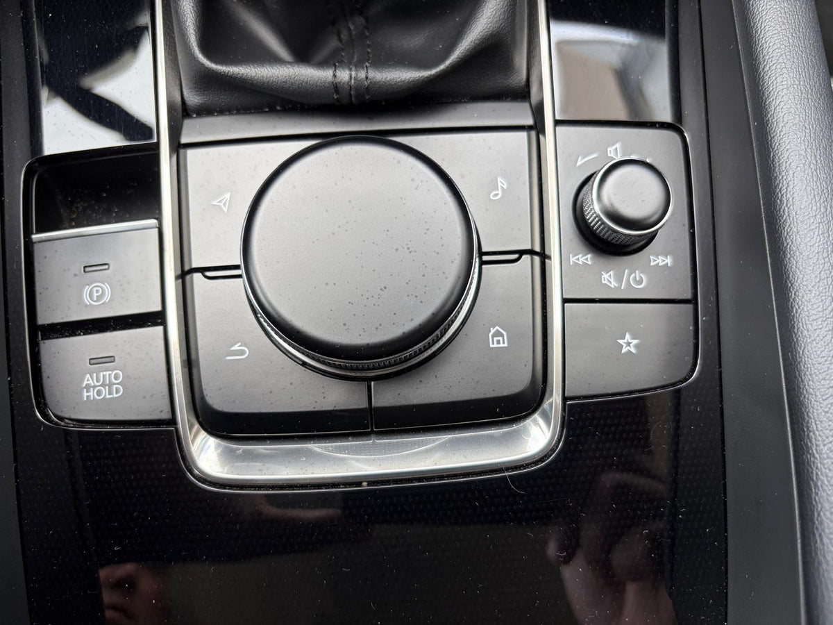 Mazda 3 2.0 e-SkyActiv-G M Hybrid Luxury TREKHAAK — foto 30