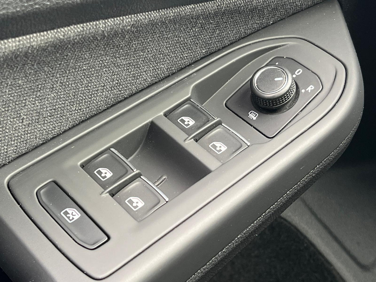 Volkswagen Golf 1.0 eTSI Life Business — foto 26