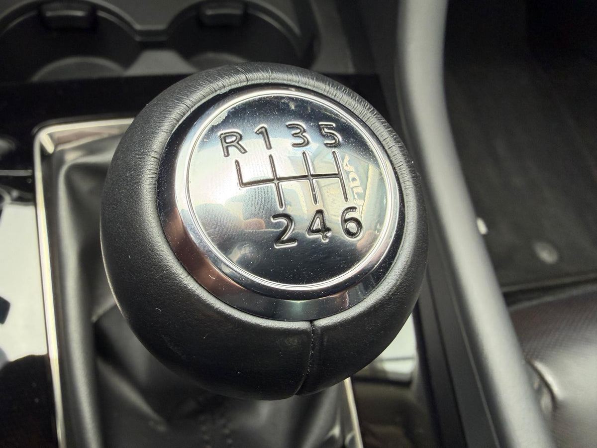 Mazda 3 2.0 e-SkyActiv-G M Hybrid Luxury TREKHAAK — foto 31