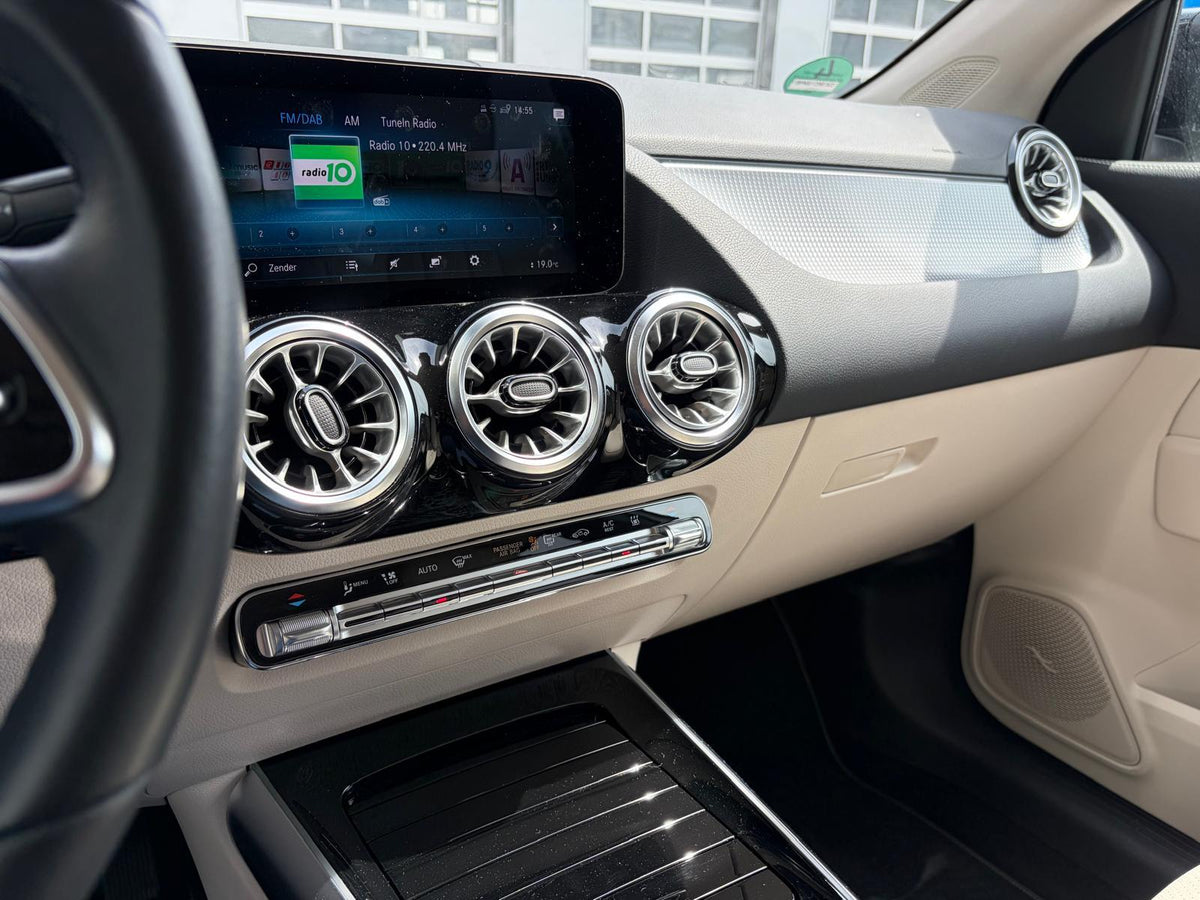 Mercedes-Benz GLA 250 e AMG Line — foto 31