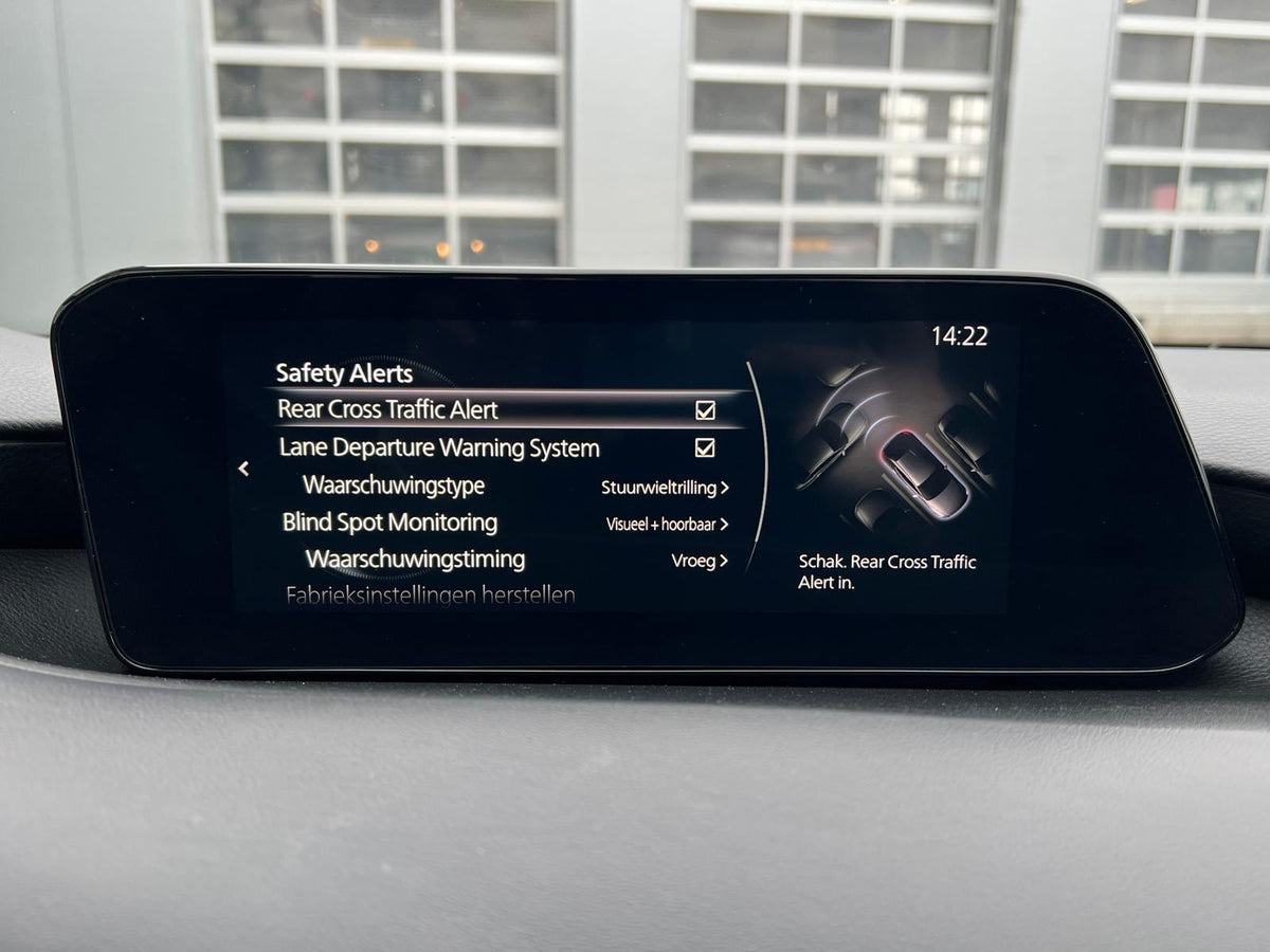 Mazda 3 2.0 e-SkyActiv-G M Hybrid 150 Homura — foto 34