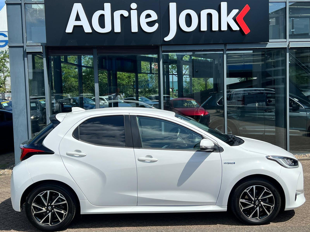 Toyota Yaris 1.5 Hybrid Dynamic AUTOMAAT — foto 4
