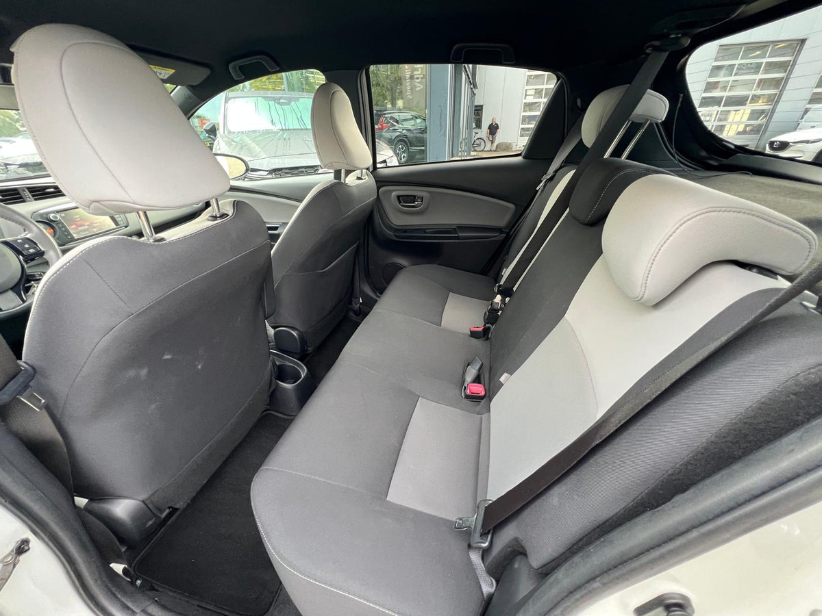 Toyota Yaris 1.0 VVT-i Trend — foto 13