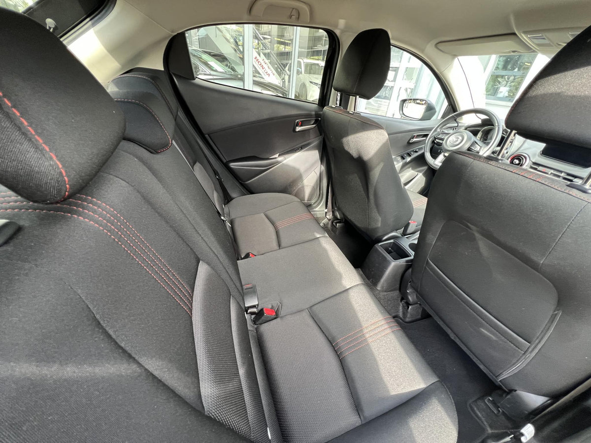 Mazda 2 1.5 e-SkyActiv-G 90 Homura — foto 13