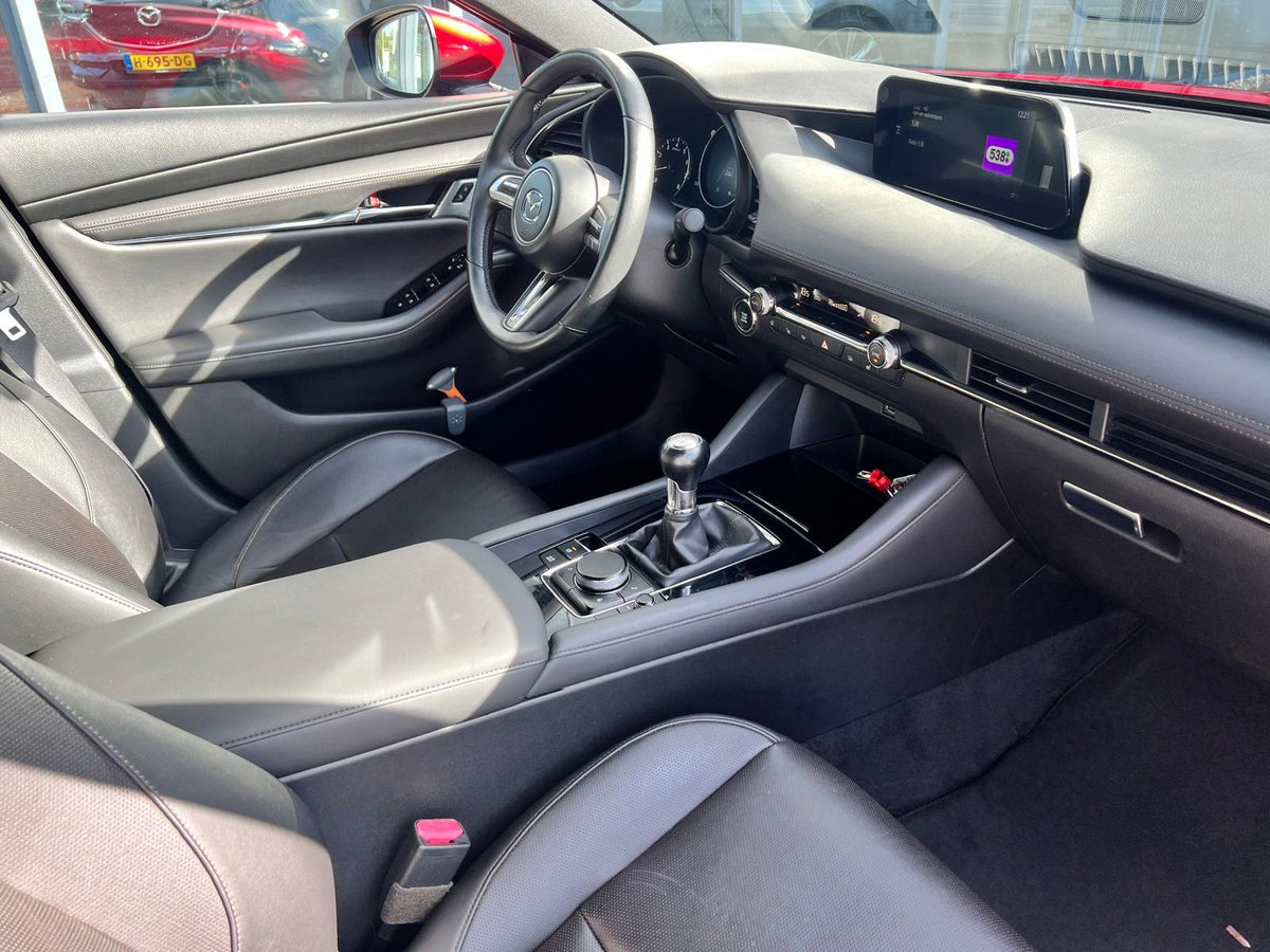 Mazda 3 2.0 e-SkyActiv-G M Hybrid 122 Luxury — foto 18