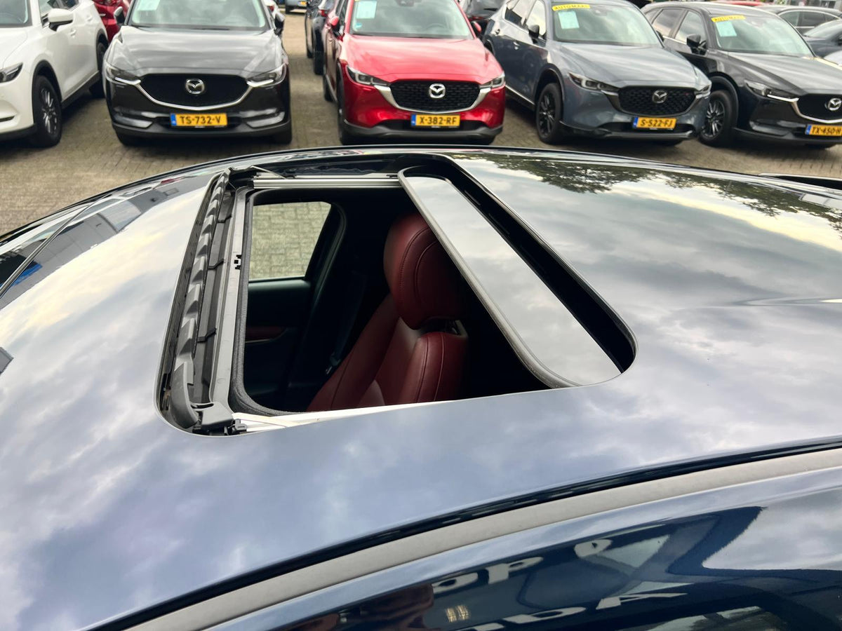 Mazda 3 2.0 e-SkyActiv-X M Hybrid 186 Luxury — foto 31