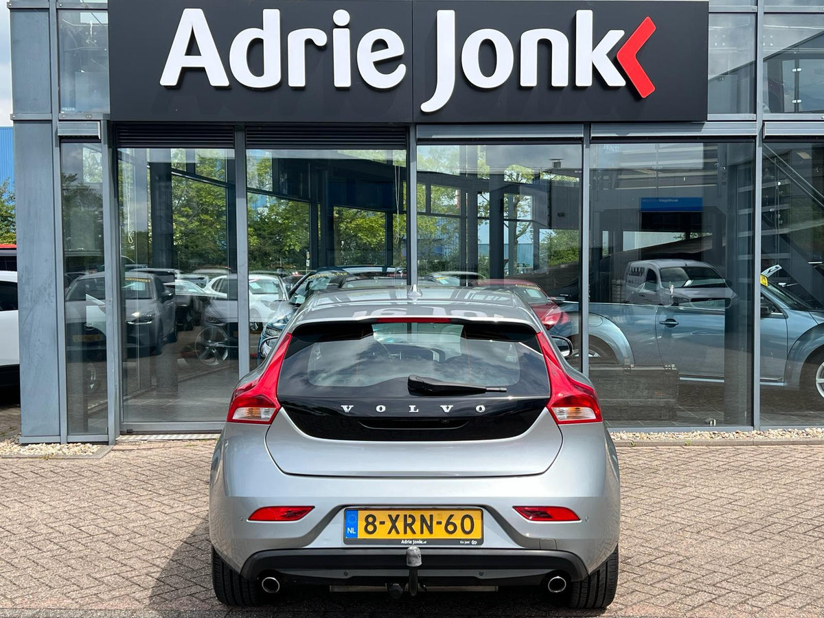 Volvo V40 1.6 T2 Momentum — foto 8