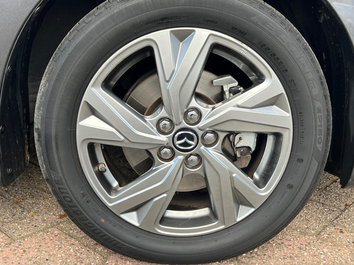 Mazda 2 Hybrid 1.5 Exclusive-line — foto 9